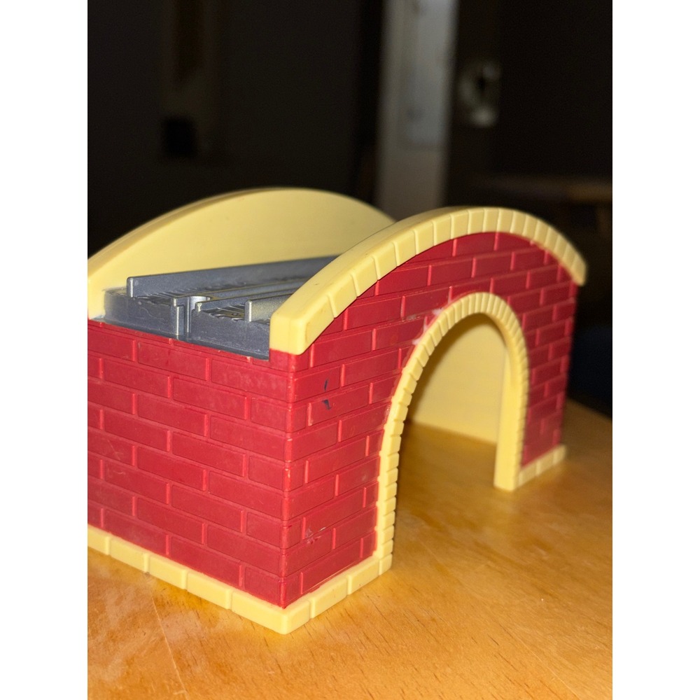 Learning Curve Take Along Thomas & Friends‎ Red Brick Bridge Track Piece 2006